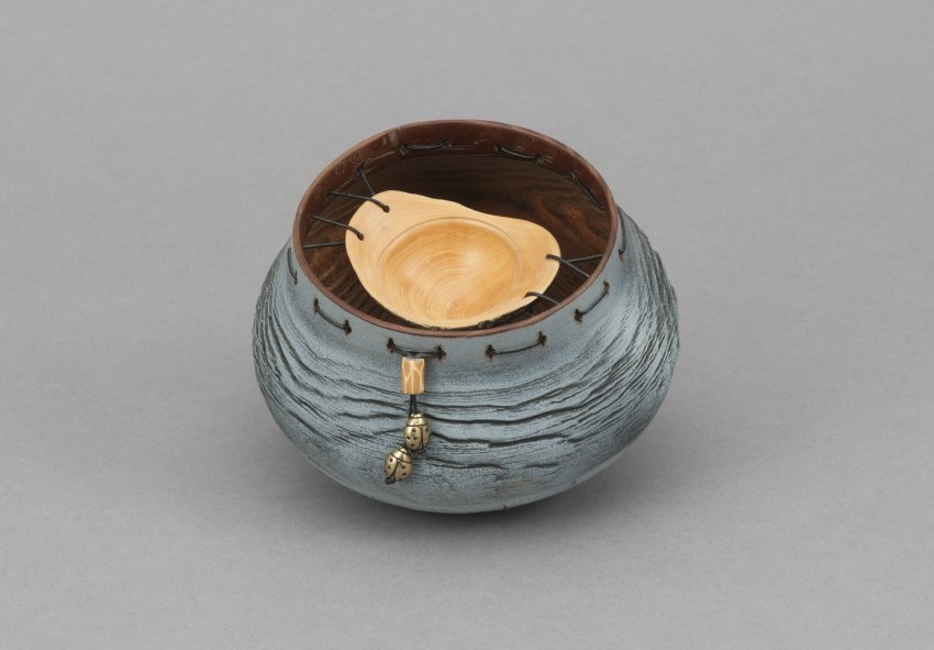 Lady Token Pot