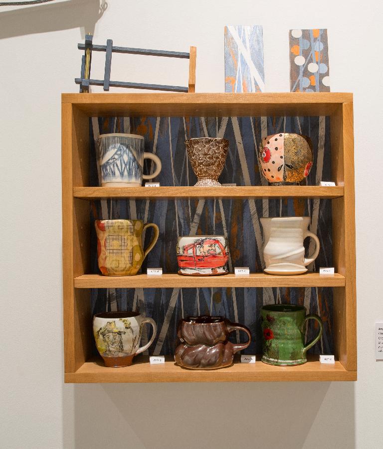 Cup cabinet