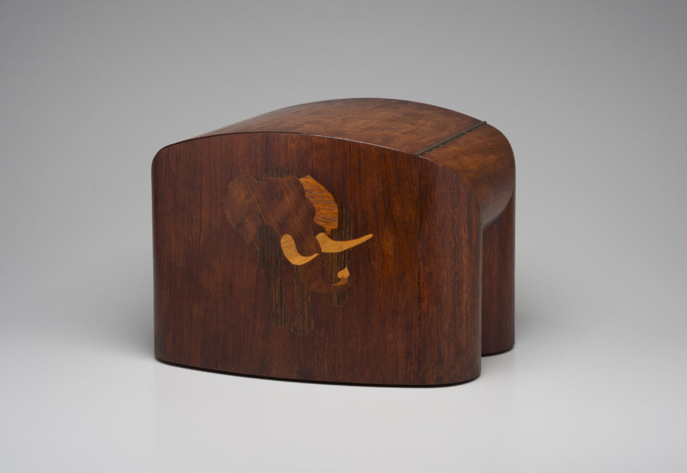 Box with inlaid elephant
